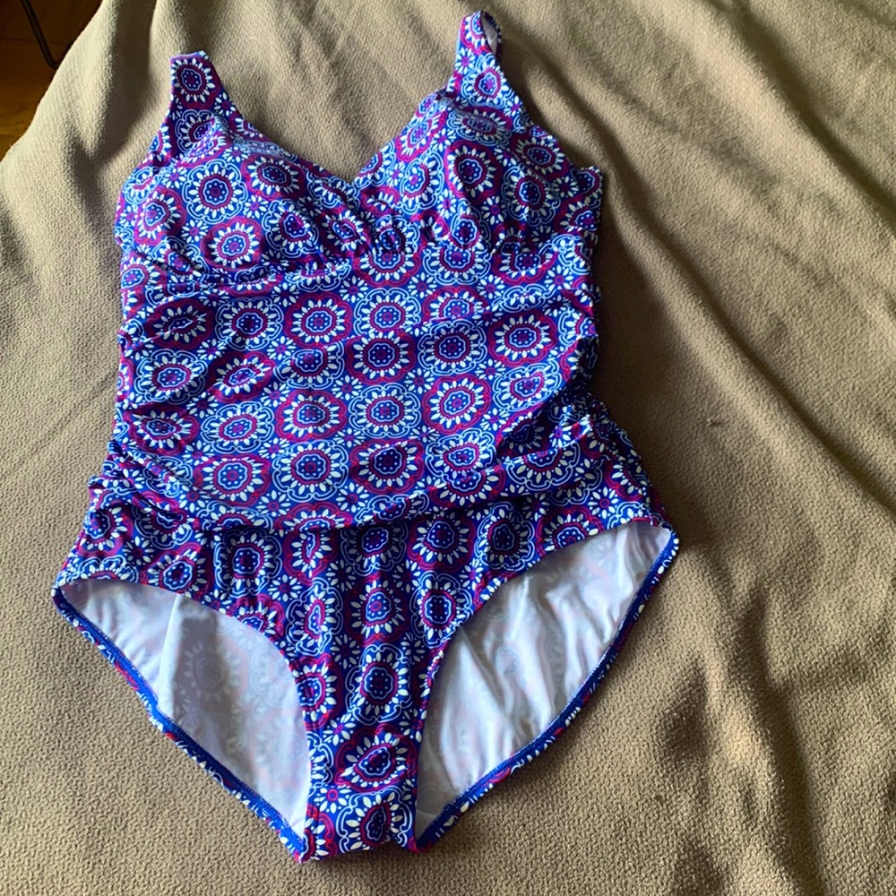 NWT Boden One piece swimsuit size US 16/18